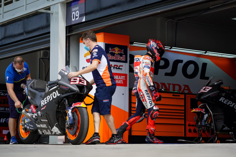 2021 kapcsán Marquez a motorra, Puig pedig Marquezre mondta, hogy világbajnok (lehetett volna)