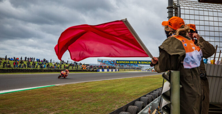 Változik a MotoGP piros zászlós eljárása