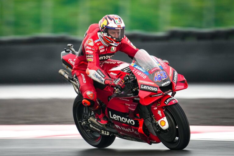 Bajban a Ducati: késik a teherszállító a felszerelésükkel