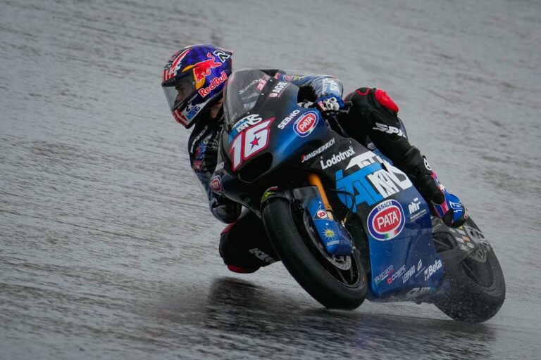Portimao – drámai tömeges bukás után Roberts utcahosszal nyerte a futamot