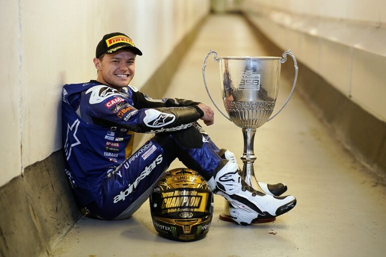 A regnáló bajnok, Mackenzie visszatérne Oulton Parkban