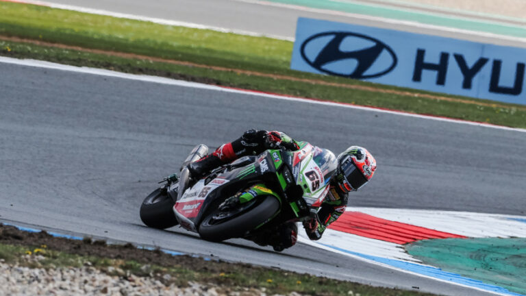 Assen – Rea nyerte a szoros csatát Bautista ellen