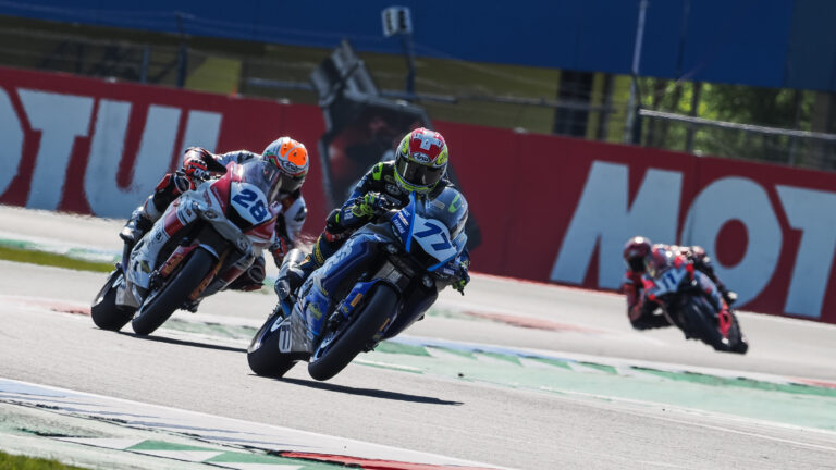 Assen – Aegerter óriási előnnyel nyerte a futamot