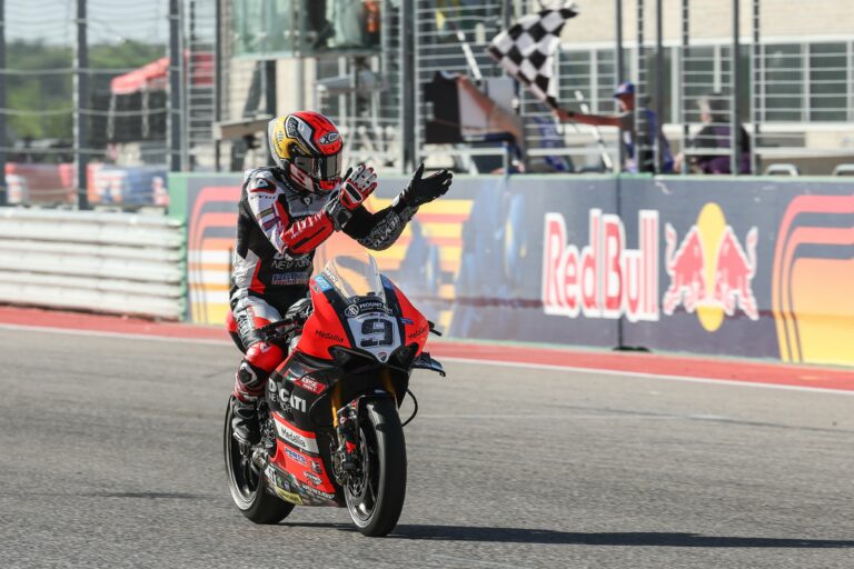 MotoAmerica – Petrucci kettős győzelemmel debütált!