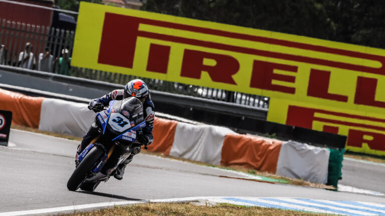 Estoril: Az első négy helyen három Yamaha a WSBK első edzésén