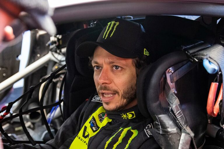 Csapattársa szerint Valentino Rossi nagyon gyorsan tanul