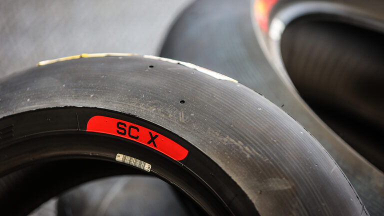 Két új fejlesztésű SCX gumit visz Misanóba a Pirelli