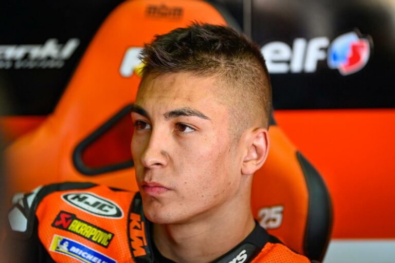 Fernández: A verseny rajtja előtt füstöt láttam a motorból