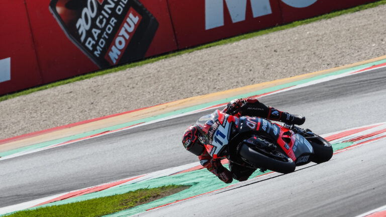 Misano: Bulega vezetésével olaszos péntek a Supersportban