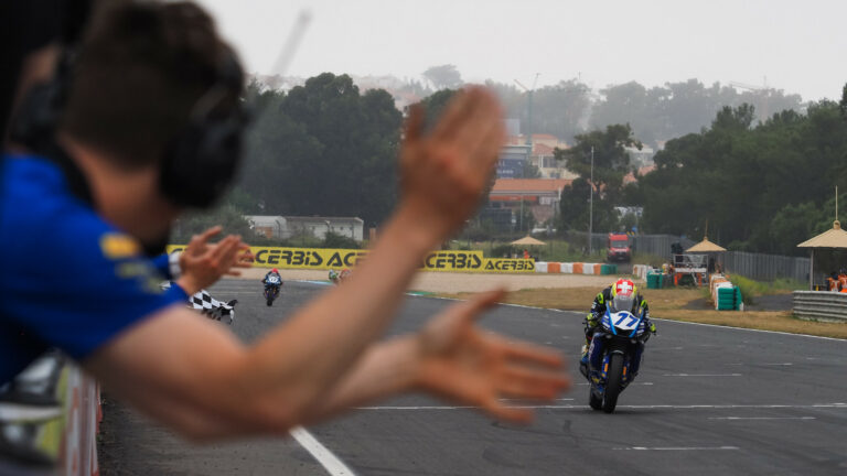 Vajon kaphat esélyt Aegerter a Superbike világbajnokságon?