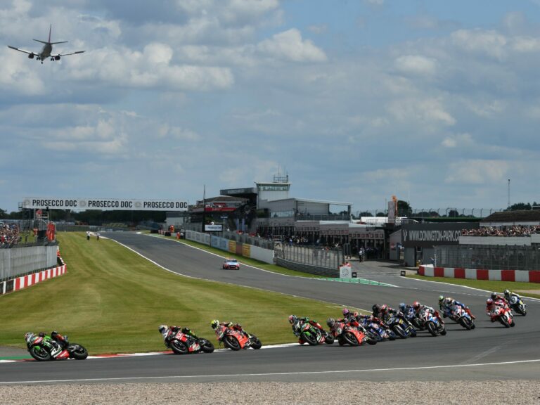 Hétvégi menetrend – Donington és Portimao