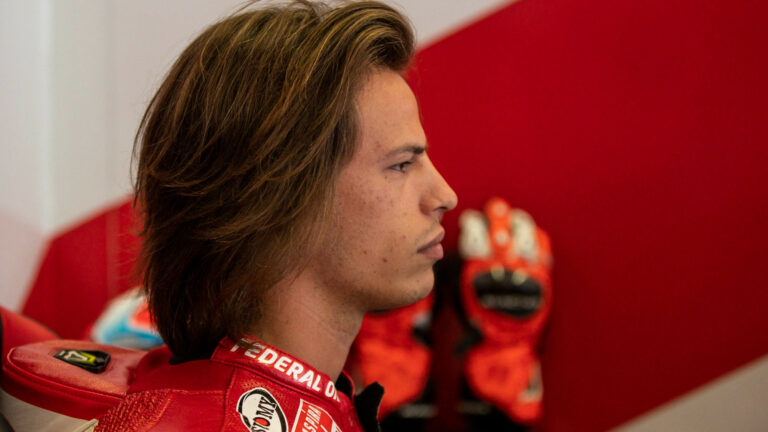 Bulega kipróbálhatta a Superbike versenygépet