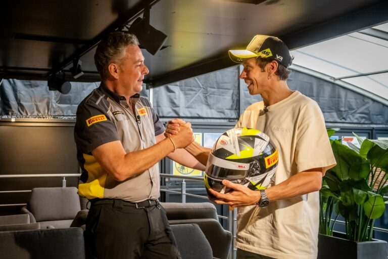 Valentino Rossi különleges ajándékot kapott