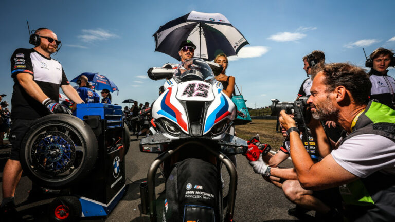 Redding: A motor -és kerékpárverseny sok mindenben hasonlít