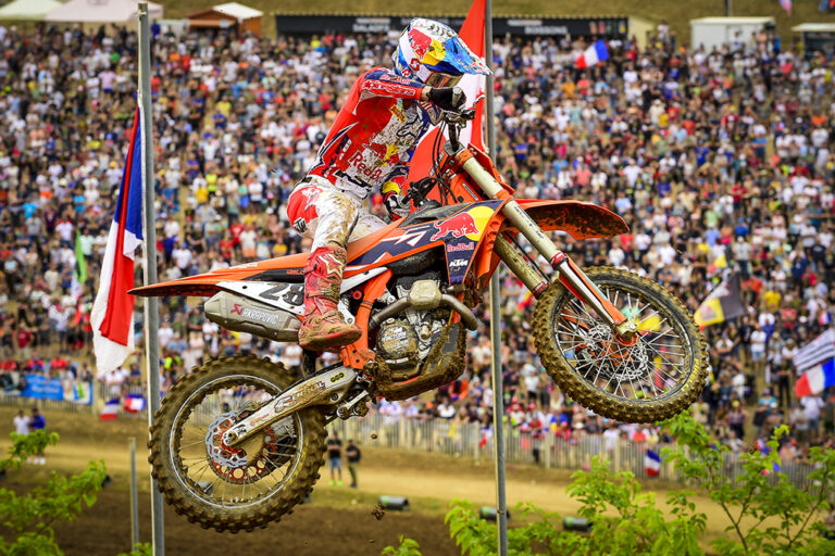 Kettős és hármas francia győzelem, őrült vb-csata MX2-ben