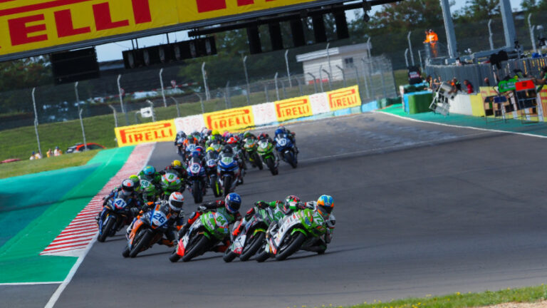 Magny-Cours: Steeman győzött büntetése ellenére, Számadó 27.