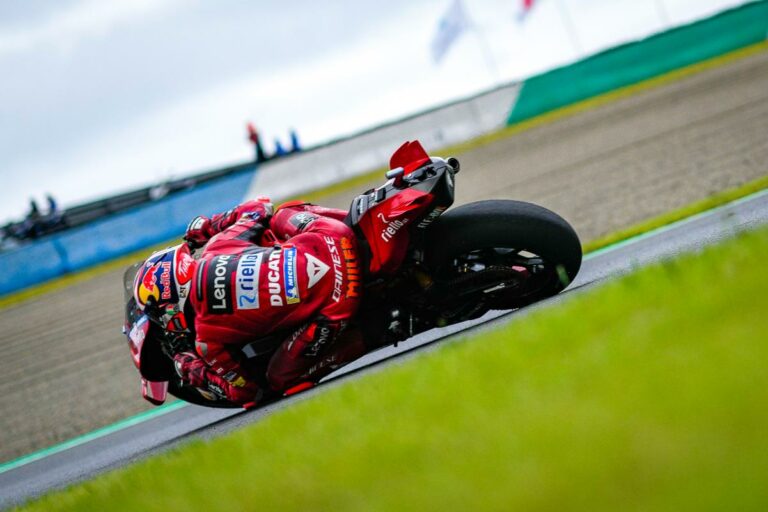 Motegi: Gyári Ducati siker és dráma