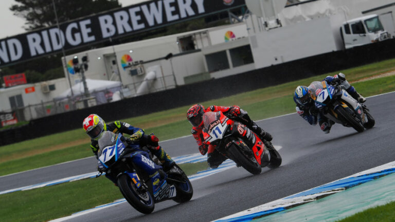 Phillip Island: Aegerter győzelemmel búcsúzott a kategóriától, Sebestyén 13.