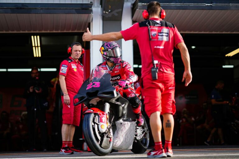 Carlo Pernatot kitiltották a gyári Ducati bokszból
