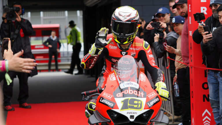A Superbike-világbajnok vérig sértette Ana Carrascót