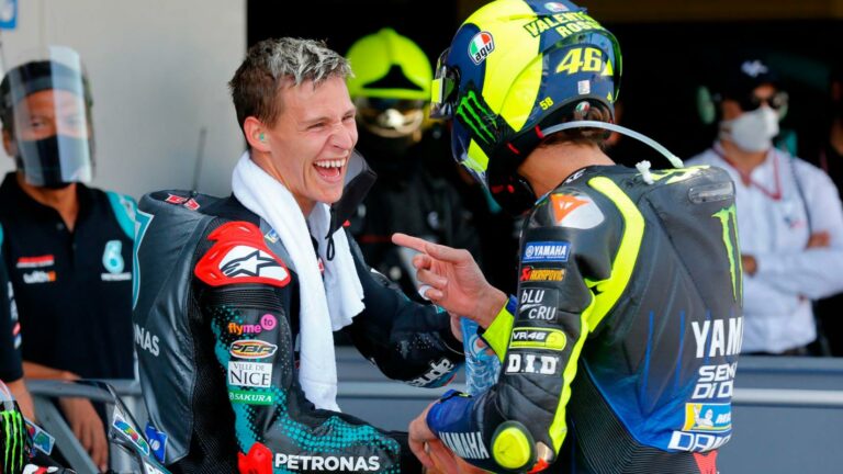 Rossi bírálta a Yamahát, melynek sztárja olykor megrémül a motoron