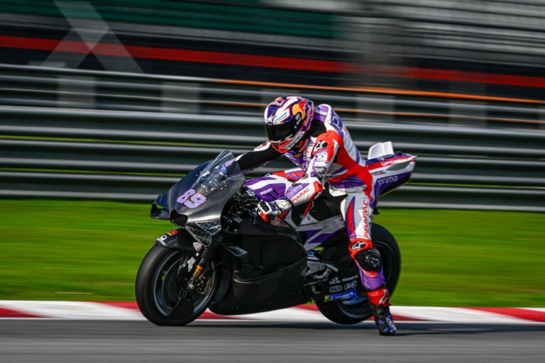 Ezúttal az idei Ducati volt a leggyorsabb a MotoGP kevés lehetőséget hozó második tesztnapján