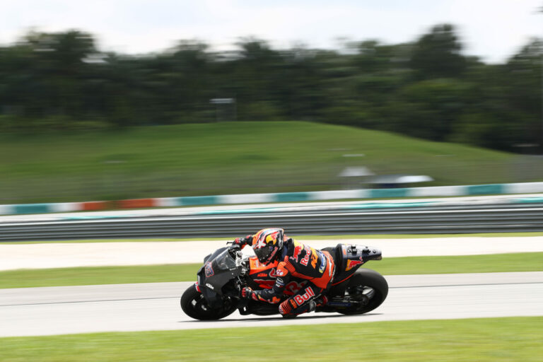 A KTM gyári csapata emeli a tétet 2023-ban