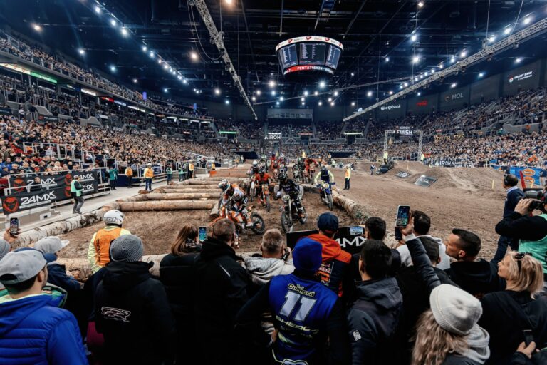 Zsigovits eddigi legjobbját hozta, szenzációs magyar győzelem a budapesti Superenduro-vb-fordulón