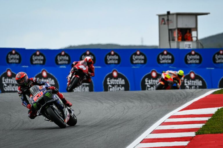 A Yamaha-versenyző teljesen tanácstalanul áll problémáik előtt, elárulta mi a legnagyobb gondjuk