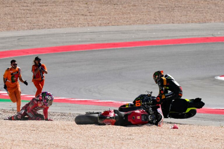Megsérült a drámai balesetben a Ducati gyári pilótája, kihagyja a futamot