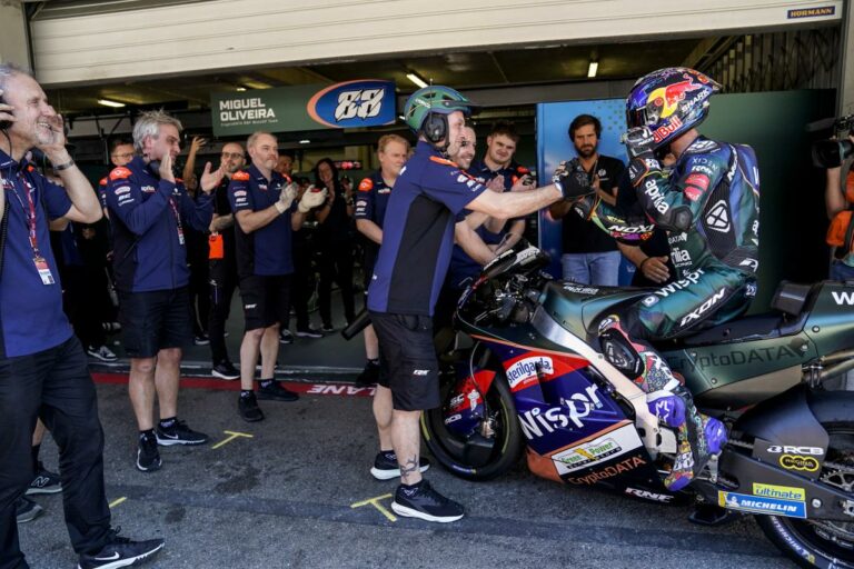 Elképesztő közleményben vagdalkozott a csapat, amely jövőre nem indulhat a MotoGP-ben