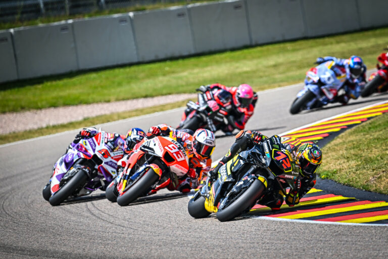 Bezzecchi: Marc Márquez azt csinál, amit akar, a versenyirányítás nem szúr ki vele