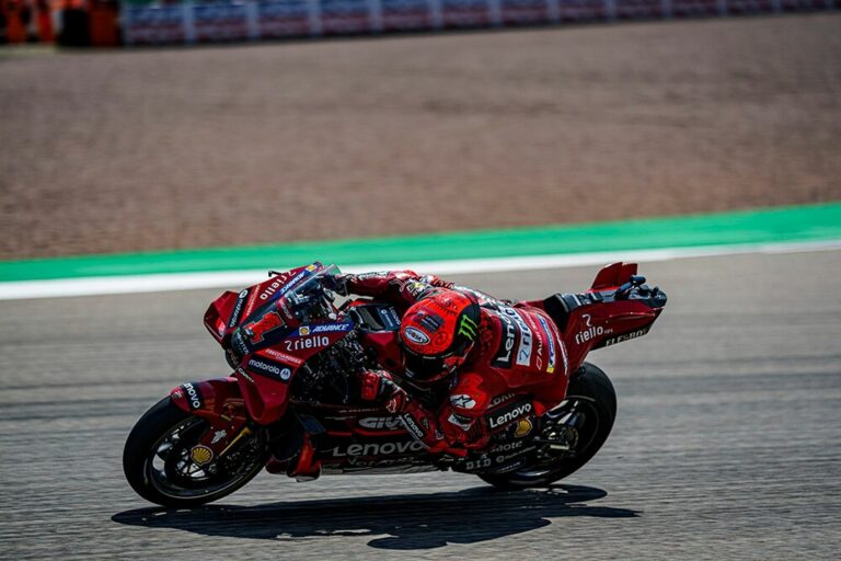 Lorenzóra vagy Doviziosóra hasonlít Bagnaia? – közeli munkatársa megmondta