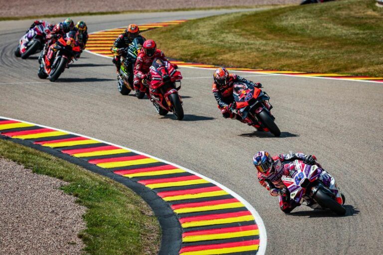 A közös partnerrel háborúznak a MotoGP gyártói