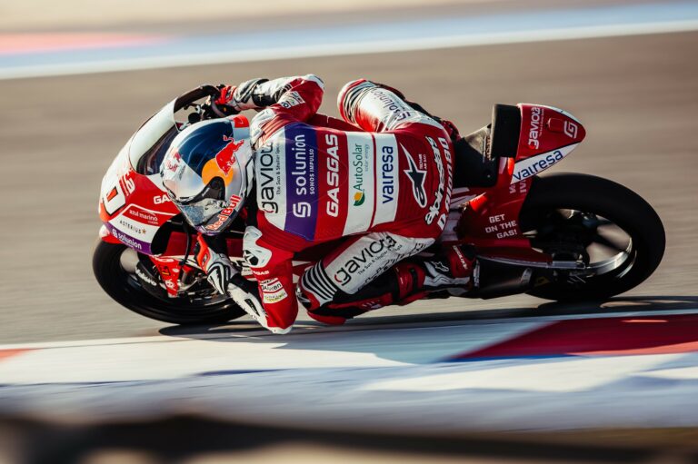 Alonso győzelmét hozta a hihetetlenül izgalmas utolsó kör a Moto3-ban, egyre szorosabb a bajnokság