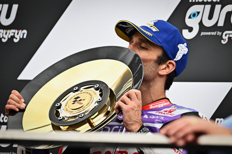 Zarco végre révbe ért, miközben a Dorna valami komolyra készül