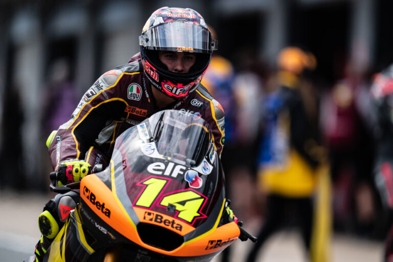 Már a rajt előtt dráma volt a Moto2-ben, Arbolino nyerte a félbeszakított futamot