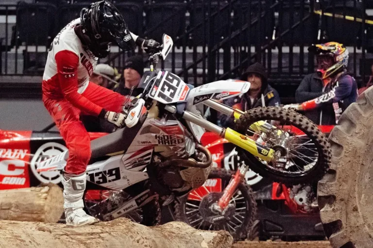 Zsigovits Norbert döntőbe jutott Amerikában, Liszka Roland magyar endurobajnok lett