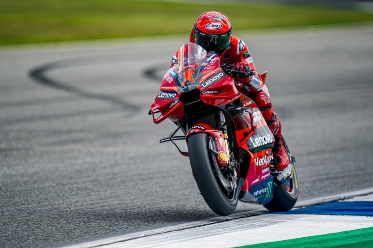 Bagnaia elárulta rossz rajtjának okát, egy „elkerülhető” csata miatt is rengeteget vesztett