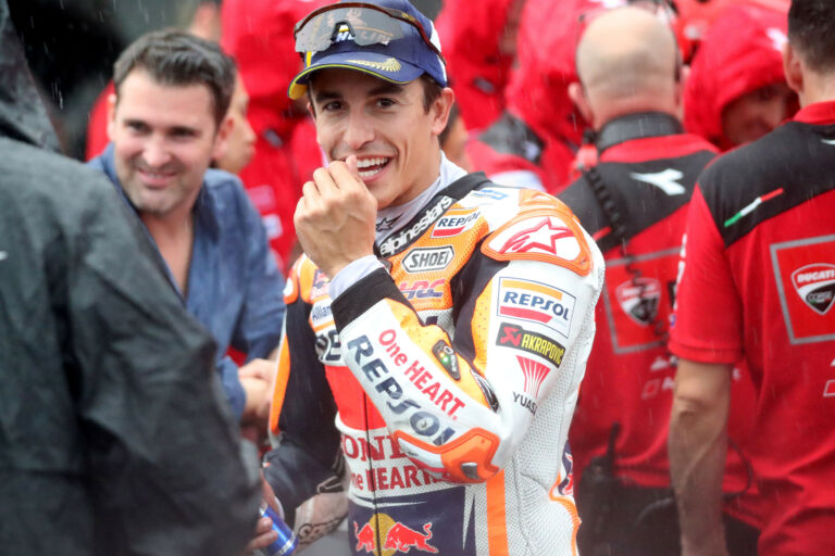 Bagnaiának ez volt a legrosszabb esős élménye, Marc Márquez vállalta volna a folytatást