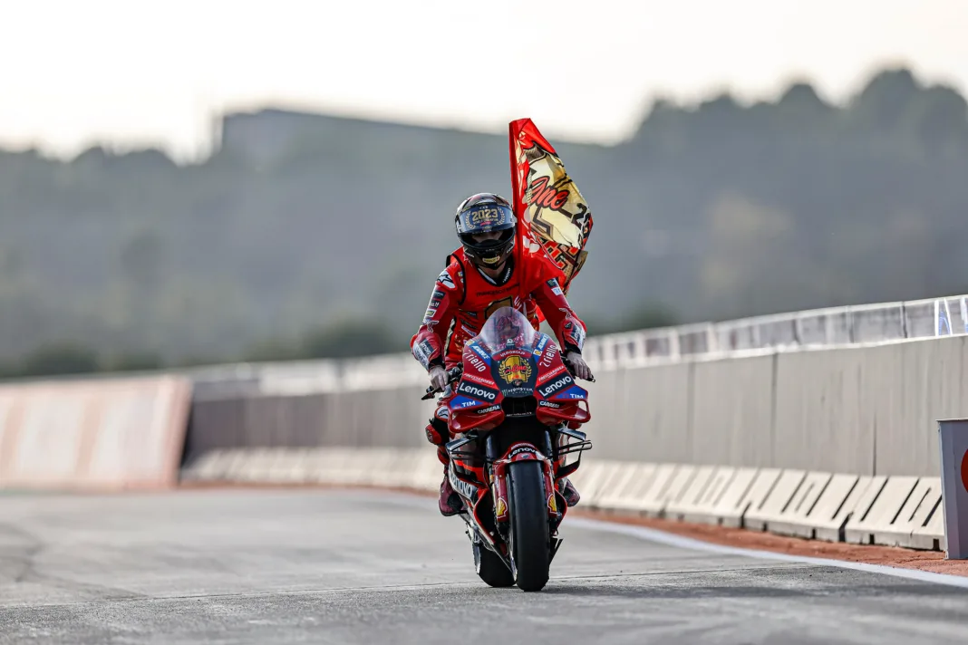 MotoGP, Francesco Bagnaia, Ducati, ünneplés, Valenciai Nagydíj 2023, futam