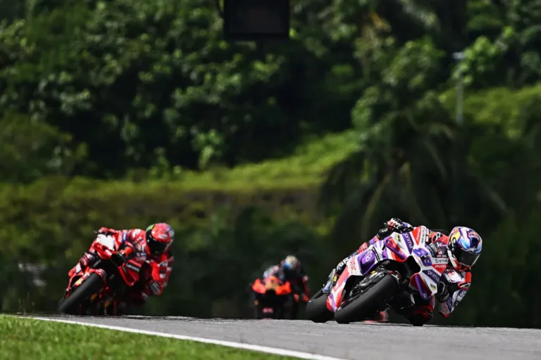 Hihetetlen, egy ételtároló doboz szorult be Bagnaia motorjába a sepangi sprinten (videó)