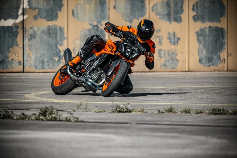 EICMA 2023: KTM csupasz erős idegzetűeknek