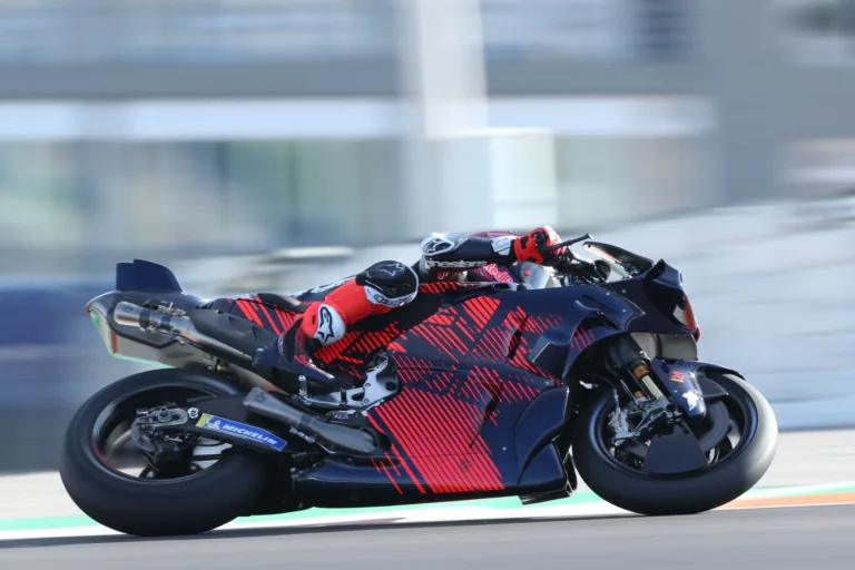 „Mintha már idén ezen a motoron ment volna” – így látják riválisai Marc Márquez első napját a Ducatival