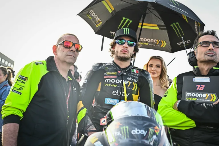 Bezzecchi elárulta, miért nem hagyta el Rossi csapatát a Pramacért és a gyári motorért