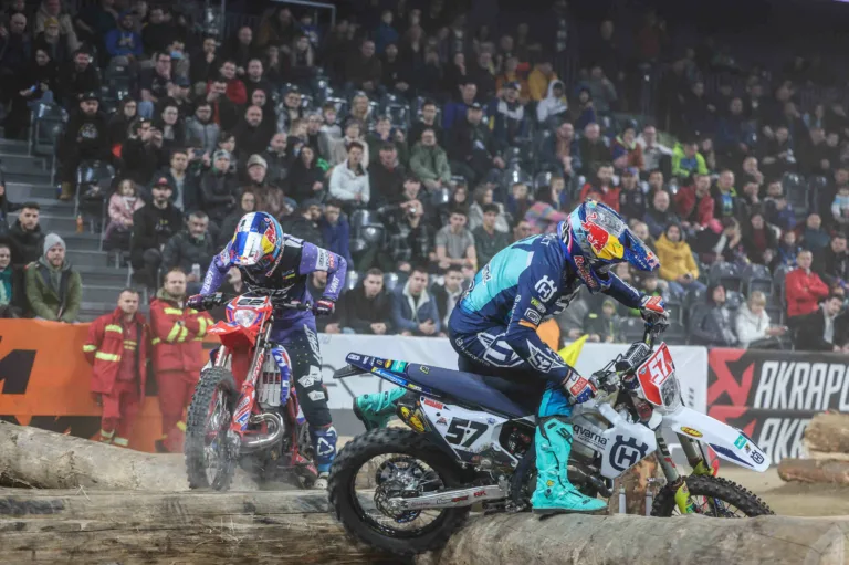 Bolt és Walker szenzációs küzdelmét hozta a budapesti előtti utolsó Superenduro-forduló