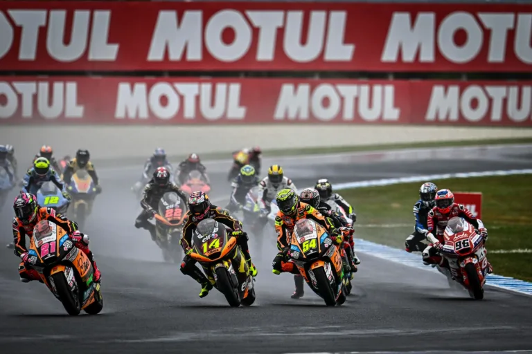 Egyenmotorokra lenne szükség a Moto2-ben és Moto3-ban? – a veterán csapatfőnök így gondolja