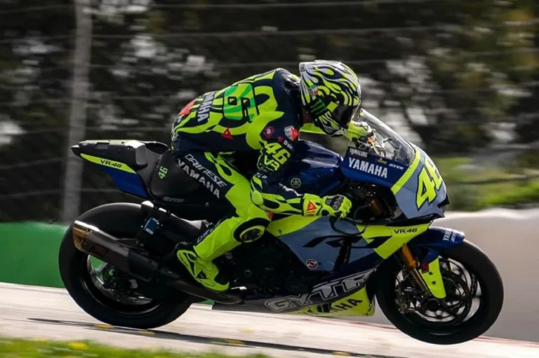 Rossi újra a pályán – másodpercekkel elmaradt a legjobbaktól (videó)