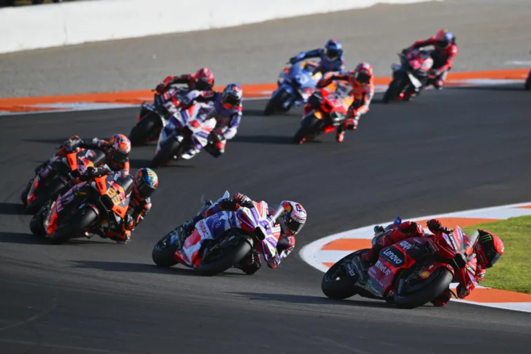 A MotoGP-pilóták elárulták, hogy szerintük ki az idei világbajnoki cím legnagyobb esélyese