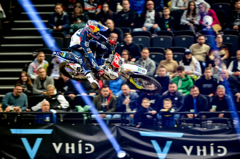 „Menőnek” tartja a budapesti pályát a Superenduro legnagyobb sztárja, aki a bulizásról is beszélt
